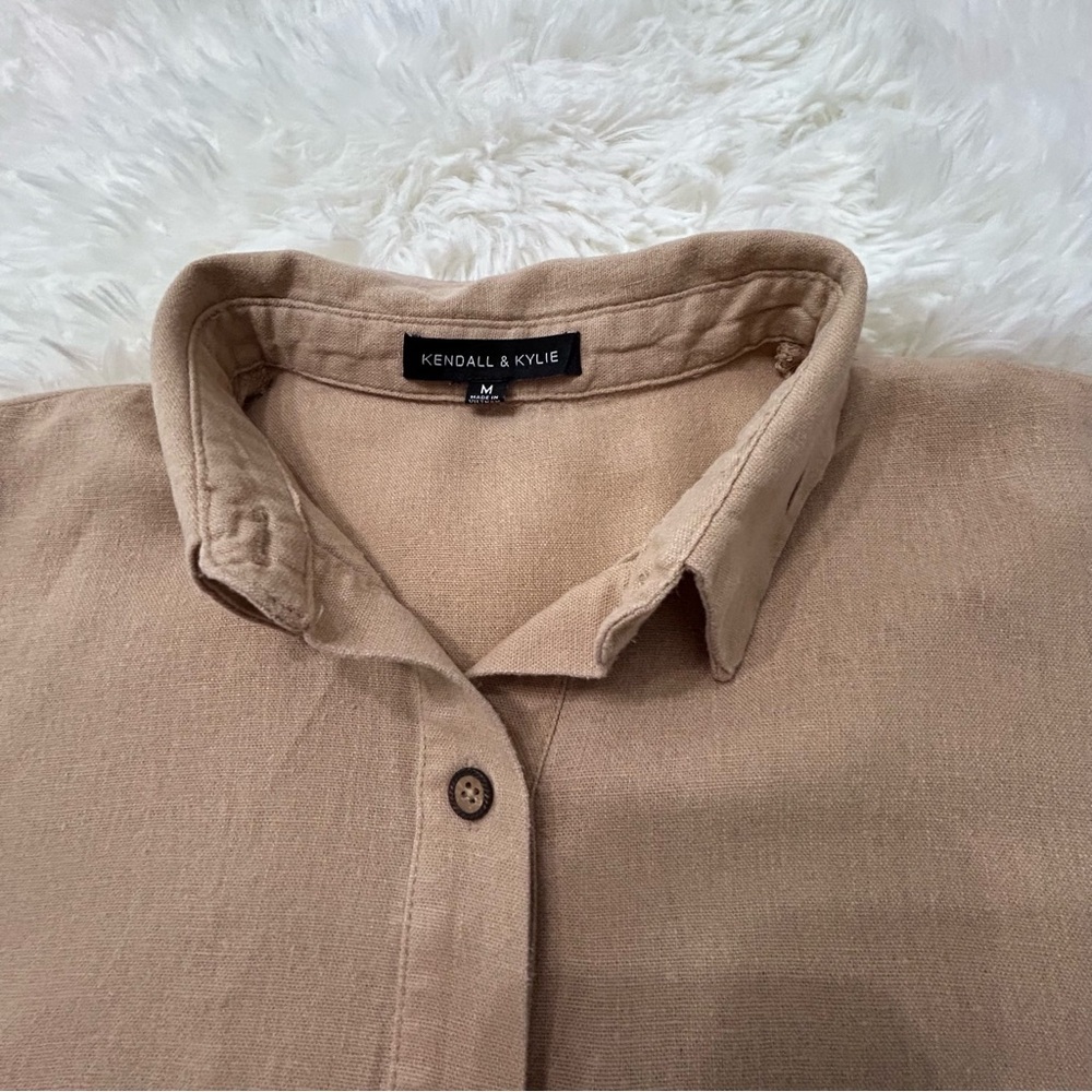 Kendall & Kylie Tan Cropped Button-Up Shirt - Picture 3 of 7
